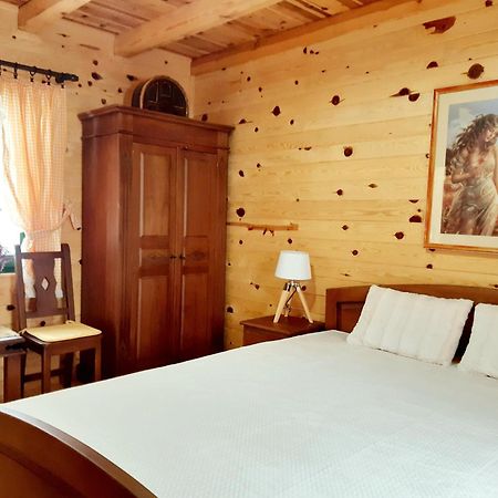 El Paso City, Zlatibor - Unique Wooden Cottages, Treehouse, Wild West Rooms, Accommodation 1-6 People Екстер'єр фото