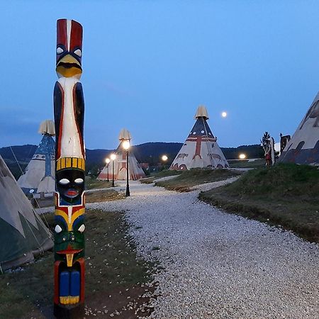 El Paso City, Zlatibor - Unique Wooden Cottages, Treehouse, Wild West Rooms, Accommodation 1-6 People Екстер'єр фото