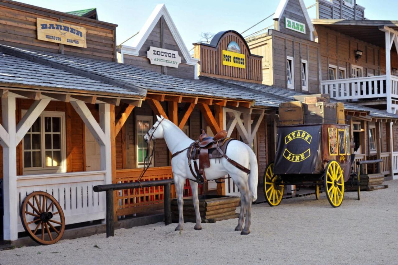 El Paso City, Zlatibor - Unique Wooden Cottages, Treehouse, Wild West Rooms, Accommodation 1-6 People Екстер'єр фото