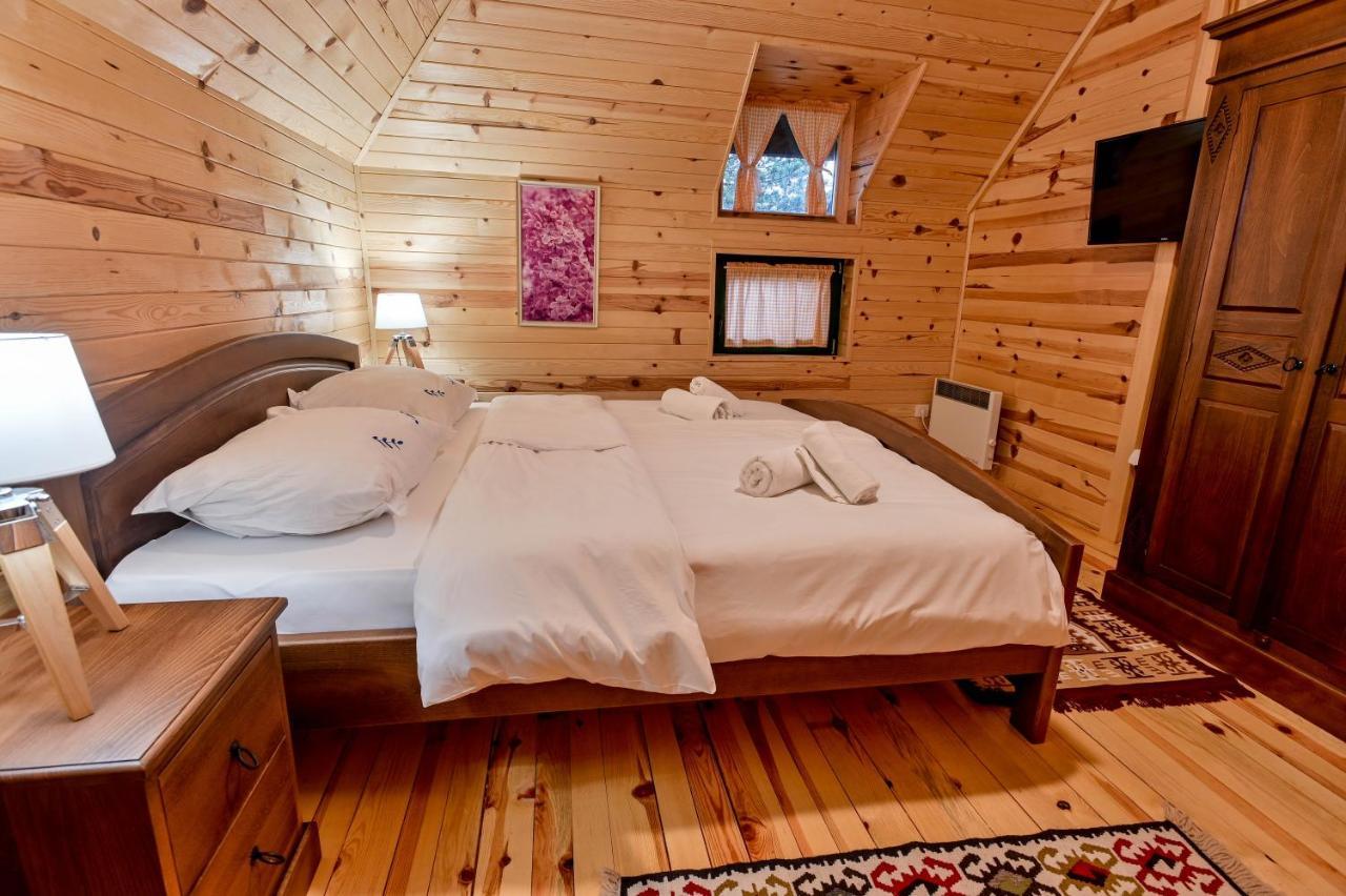 El Paso City, Zlatibor - Unique Wooden Cottages, Treehouse, Wild West Rooms, Accommodation 1-6 People Екстер'єр фото
