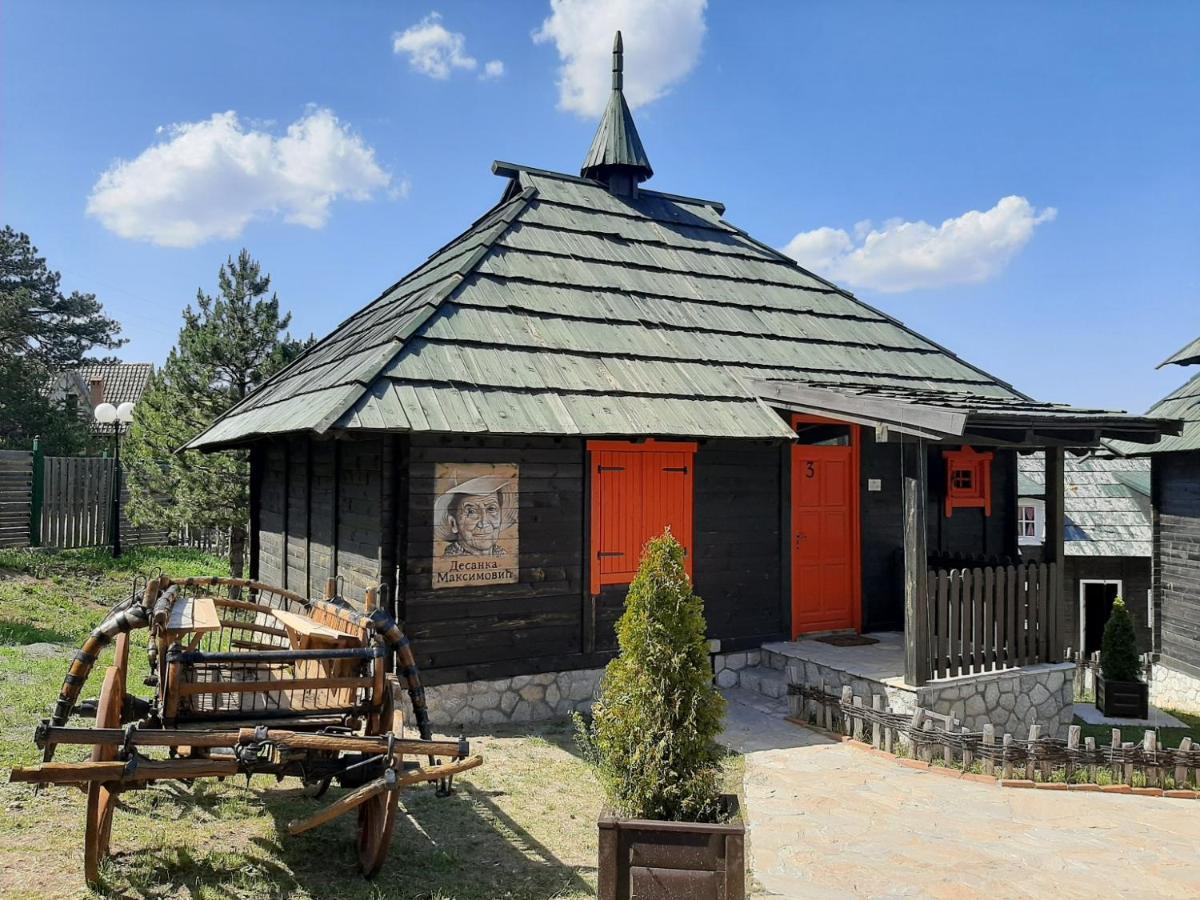 El Paso City, Zlatibor - Unique Wooden Cottages, Treehouse, Wild West Rooms, Accommodation 1-6 People Екстер'єр фото