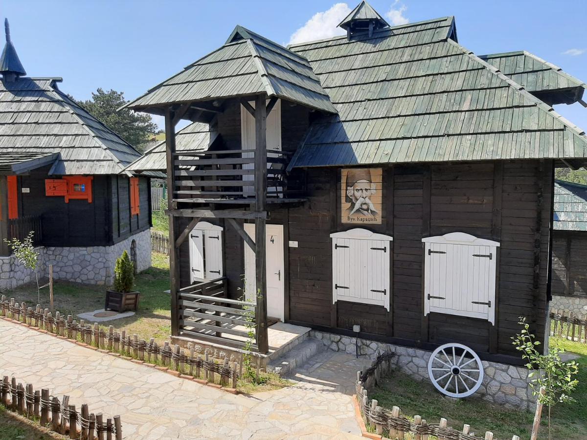 El Paso City, Zlatibor - Unique Wooden Cottages, Treehouse, Wild West Rooms, Accommodation 1-6 People Екстер'єр фото
