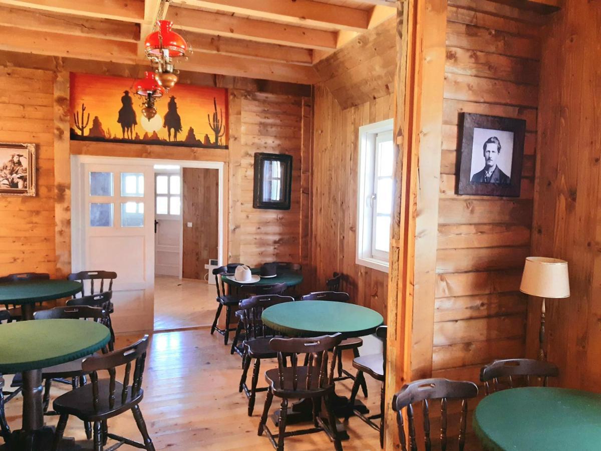 El Paso City, Zlatibor - Unique Wooden Cottages, Treehouse, Wild West Rooms, Accommodation 1-6 People Екстер'єр фото