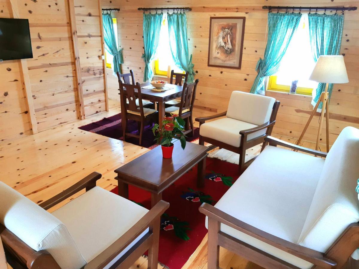 El Paso City, Zlatibor - Unique Wooden Cottages, Treehouse, Wild West Rooms, Accommodation 1-6 People Екстер'єр фото