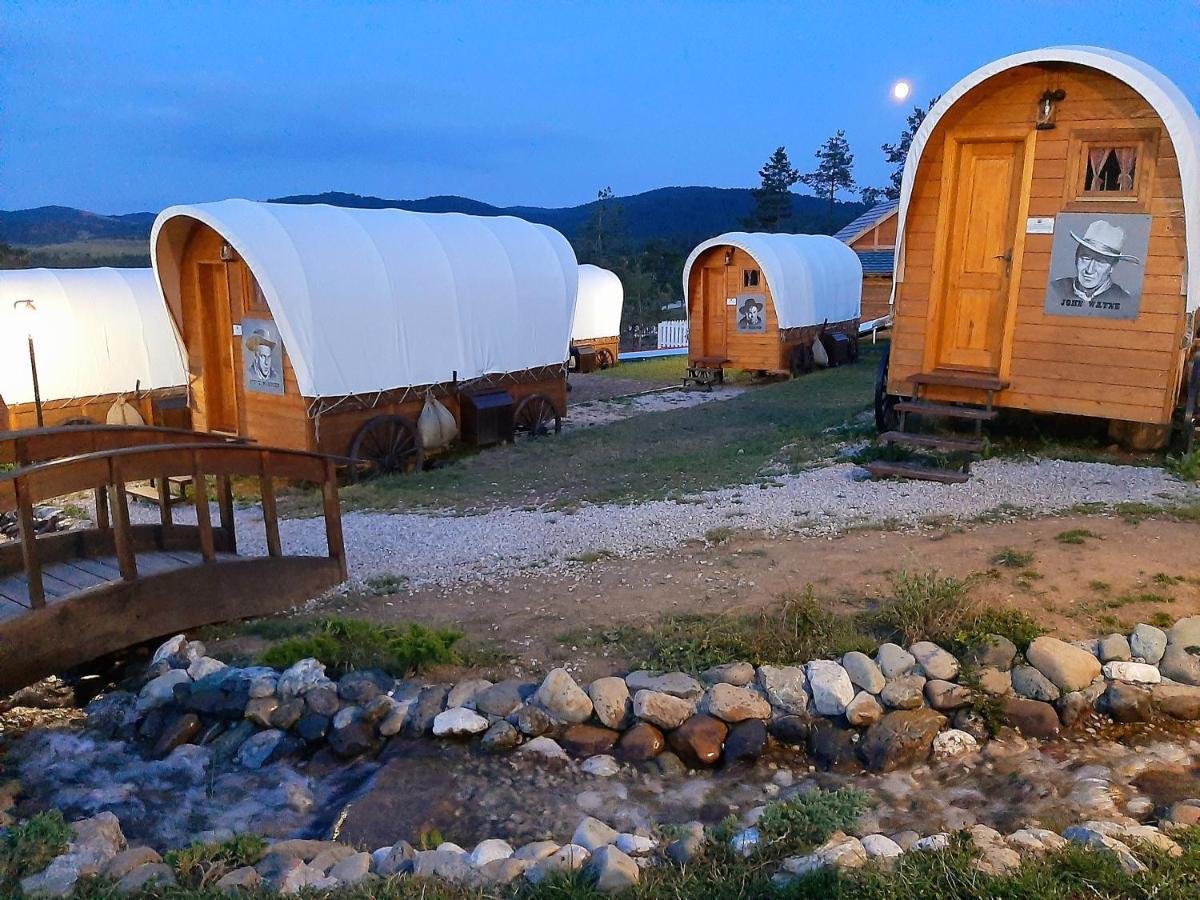 El Paso City, Zlatibor - Unique Wooden Cottages, Treehouse, Wild West Rooms, Accommodation 1-6 People Екстер'єр фото