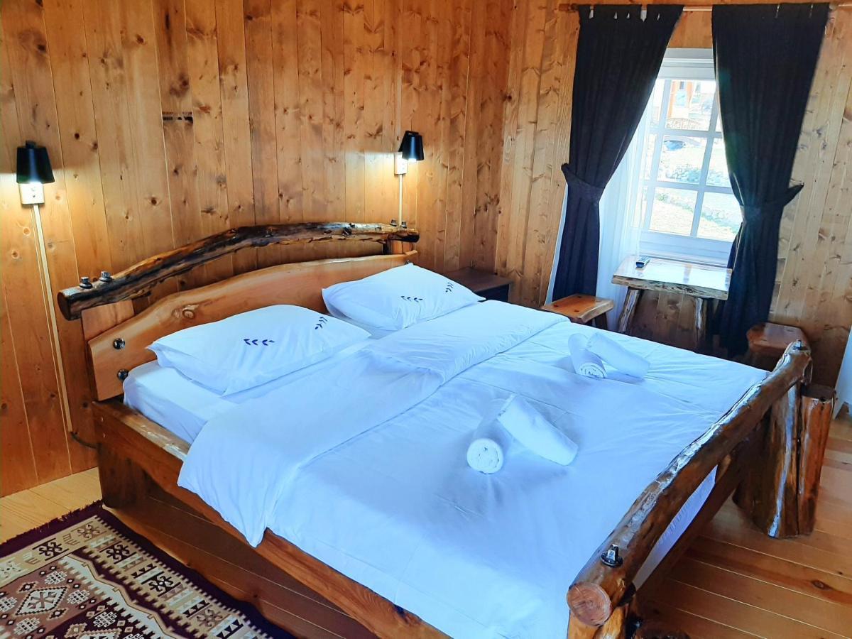 El Paso City, Zlatibor - Unique Wooden Cottages, Treehouse, Wild West Rooms, Accommodation 1-6 People Екстер'єр фото