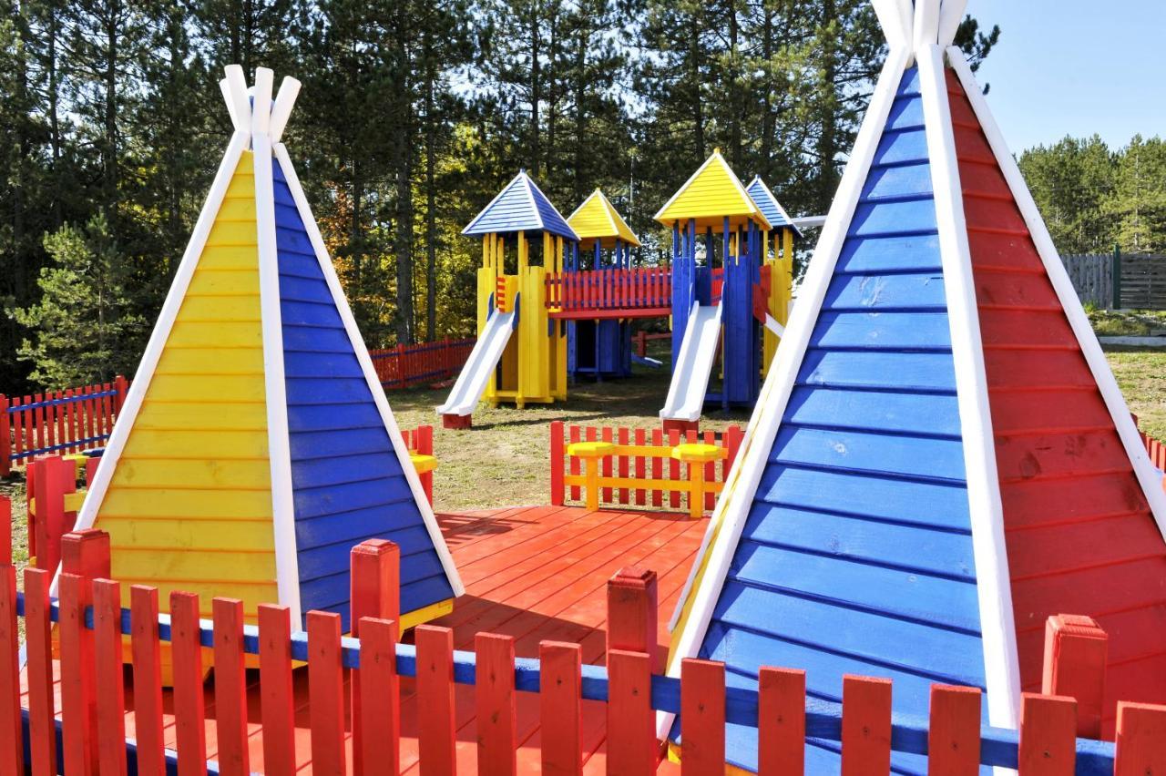 El Paso City, Zlatibor - Unique Wooden Cottages, Treehouse, Wild West Rooms, Accommodation 1-6 People Екстер'єр фото