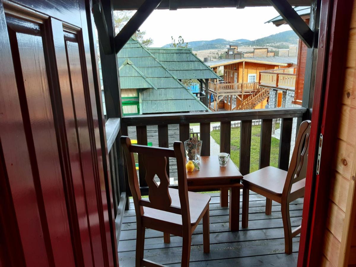 El Paso City, Zlatibor - Unique Wooden Cottages, Treehouse, Wild West Rooms, Accommodation 1-6 People Екстер'єр фото