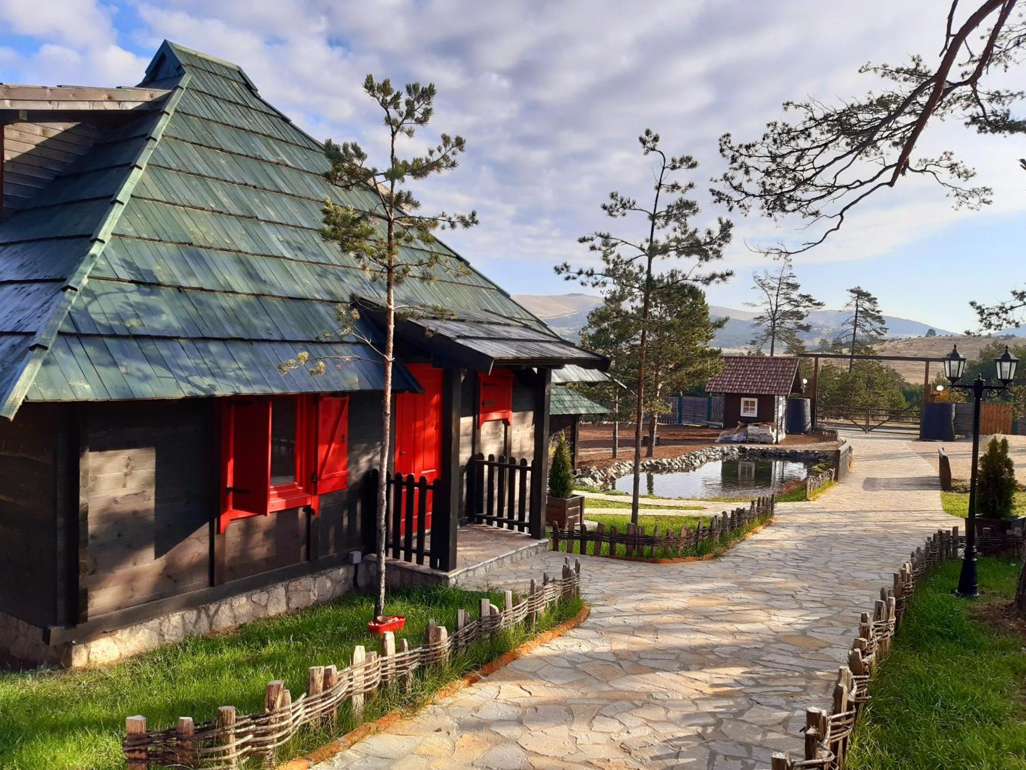 El Paso City, Zlatibor - Unique Wooden Cottages, Treehouse, Wild West Rooms, Accommodation 1-6 People Екстер'єр фото