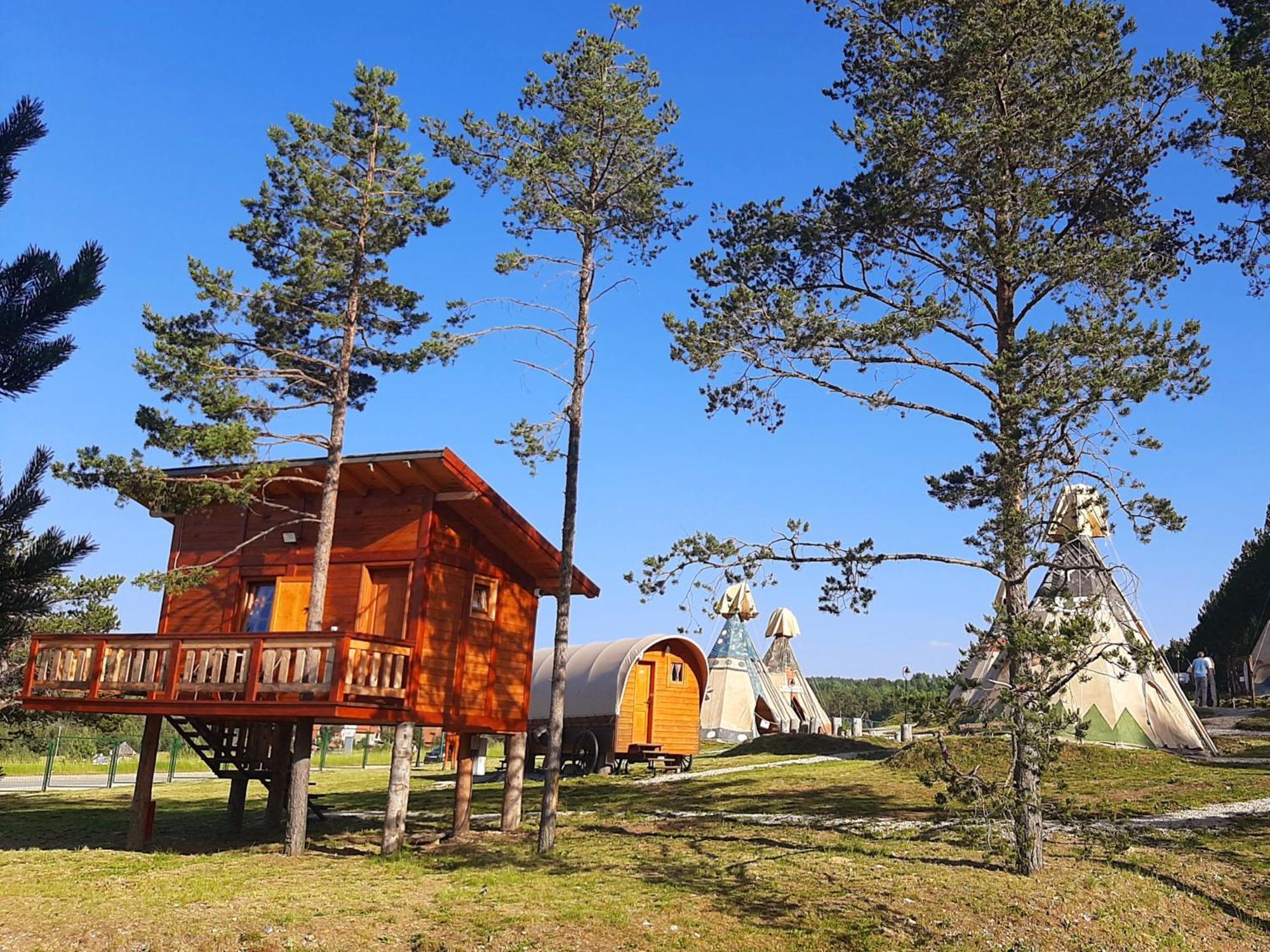 El Paso City, Zlatibor - Unique Wooden Cottages, Treehouse, Wild West Rooms, Accommodation 1-6 People Екстер'єр фото